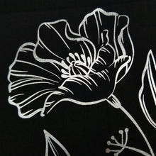 Load image into Gallery viewer, A closer look of another flower.